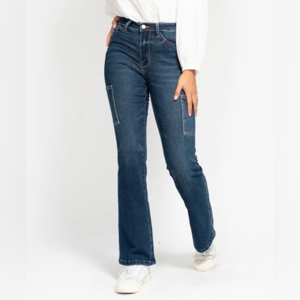 Judy Blue size 1/25. The Bailey Cargo Bootcut. Rise 12”. Inseam 32”.